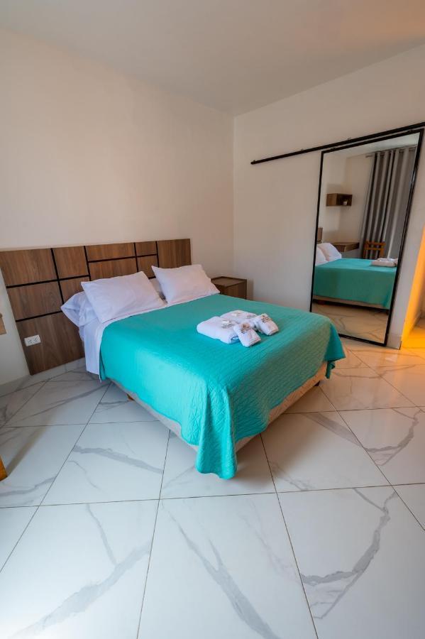 הואנצ'אקו Los Esteros Hostal מראה חיצוני תמונה